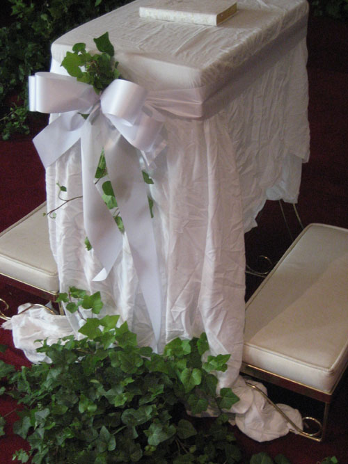 Chapel kneeling bench